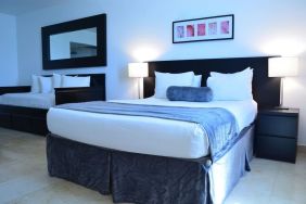 Romantic king room at New Point Miami.