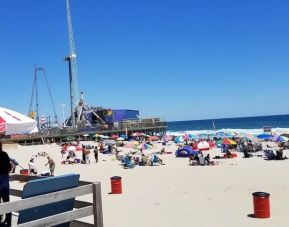 Beach nearby at Bay Breeze Motel.