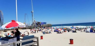 Beach nearby at Bay Breeze Motel.