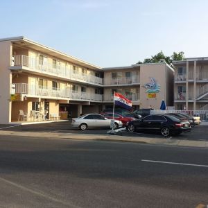 Parking available at Bay Breeze Motel.