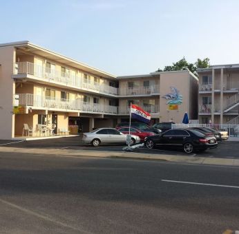 Parking available at Bay Breeze Motel.