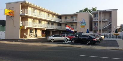 Parking available at Bay Breeze Motel.