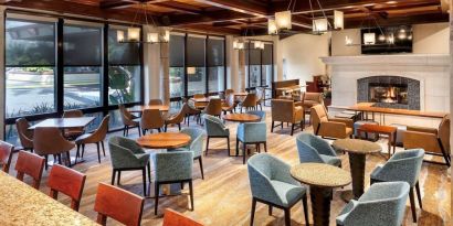 Bar and lounge area at DoubleTree By Hilton Ontario Airport.