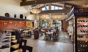 Bar and lounge space at DoubleTree By Hilton Ontario Airport.