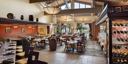 Bar and lounge space at DoubleTree By Hilton Ontario Airport.