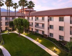 Hotel garden at DoubleTree By Hilton Ontario Airport.