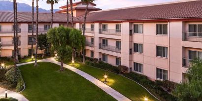 Hotel garden at DoubleTree By Hilton Ontario Airport.