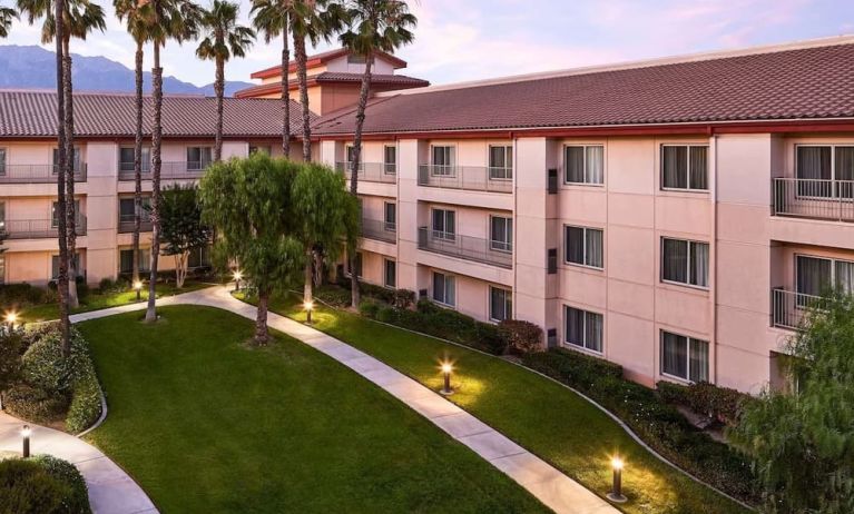 Hotel garden at DoubleTree By Hilton Ontario Airport.