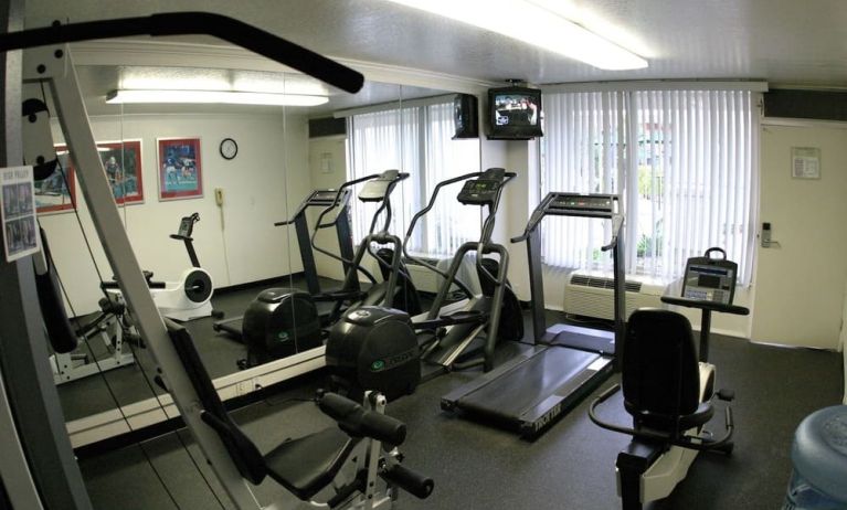 Fitness center at Uptown Oasis San Jose Airport.