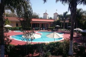 Pool area at Uptown Oasis San Jose Airport.