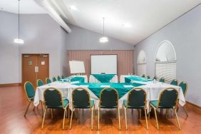 Conference room at La Hacienda San Jose Silicon Valley.