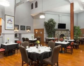 Dining room at La Hacienda San Jose Silicon Valley.