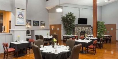 Dining room at La Hacienda San Jose Silicon Valley.