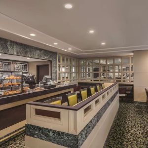 Breakfast area at Laguardia Plaza Hotel.