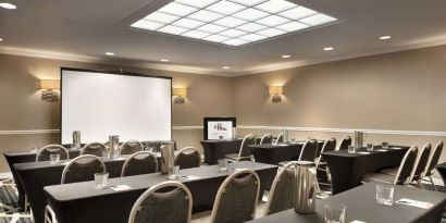 Conference room at Laguardia Plaza Hotel.