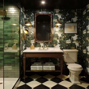 Guest bathroom with shower at Graduate By Hilton Princeton.