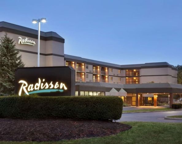 Hotel exterior at Radisson Hotel Akron/Fairlawn.