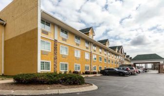 Parking available at Comfort Inn & Suites Nashville Near Tanger Outlets.