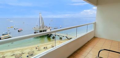 Day use room with outdoor terrace at Hotel Delfin PV Beach Resort.