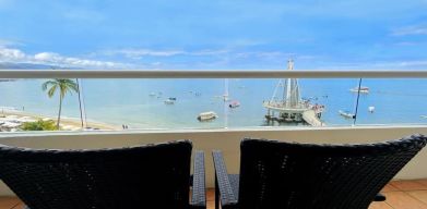 Day rooms with balcony and sea view at Hotel Delfin PV Beach Resort.