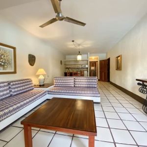 Day use room with lounge area at Puerto De Luna Pet Friendly & Family Suites.