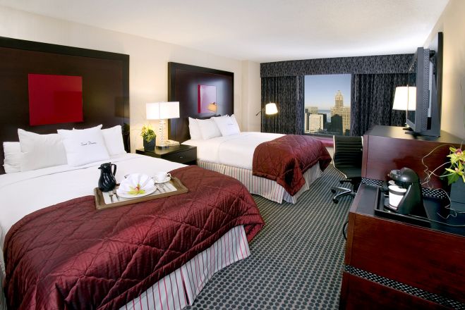 Spotlight Chicago: 4 Ways - DoubleTree Chicago