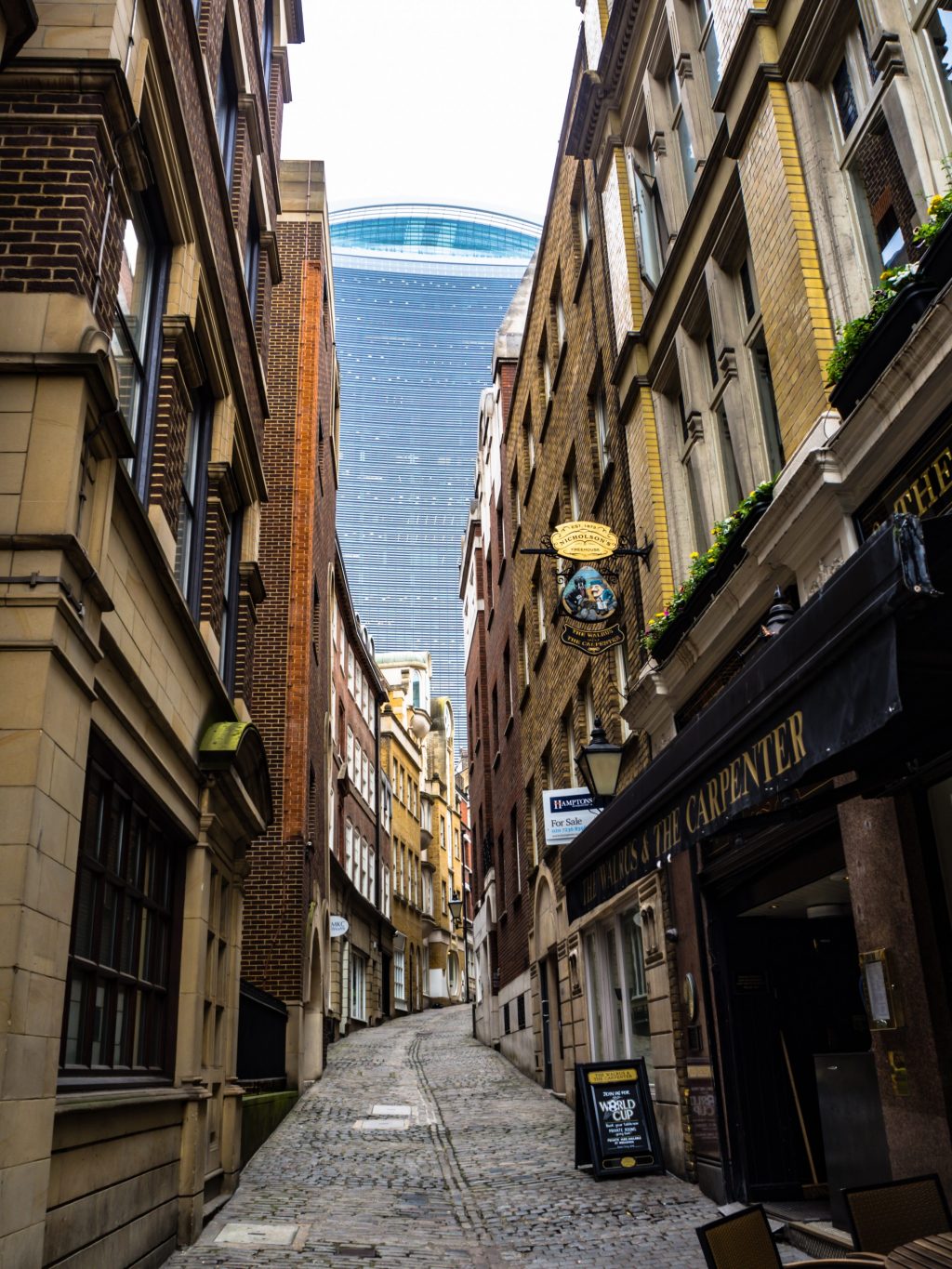 21 Facts About London You Should Definitely Know - darren coleshill 689321 unsplash e1531324947705