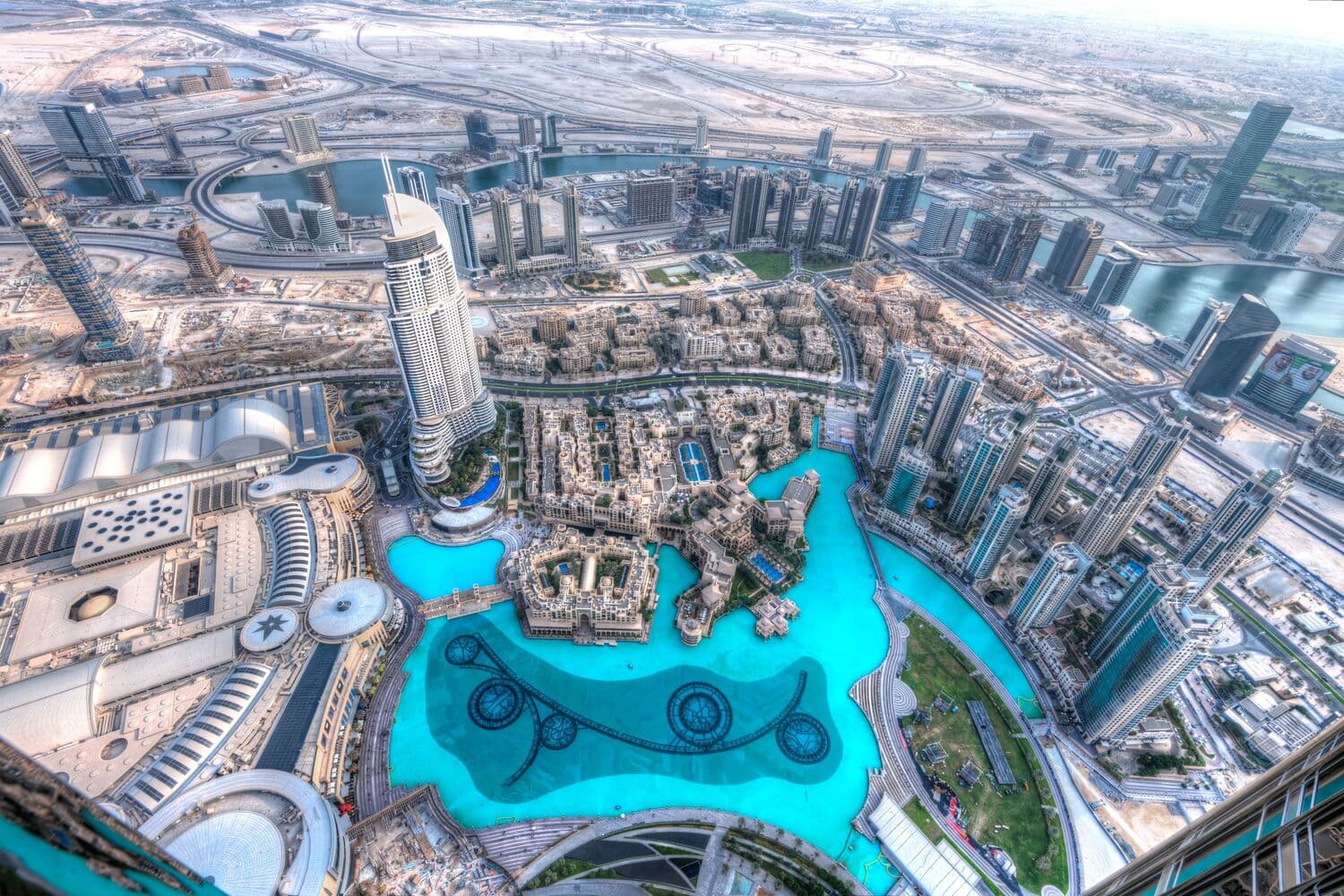 How to Spend a Long Layover in Dubai - dubai skyline